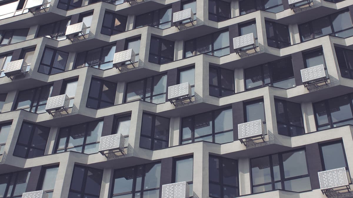 Category Hub Layouts – modular grid facade, rankable templates that convert.